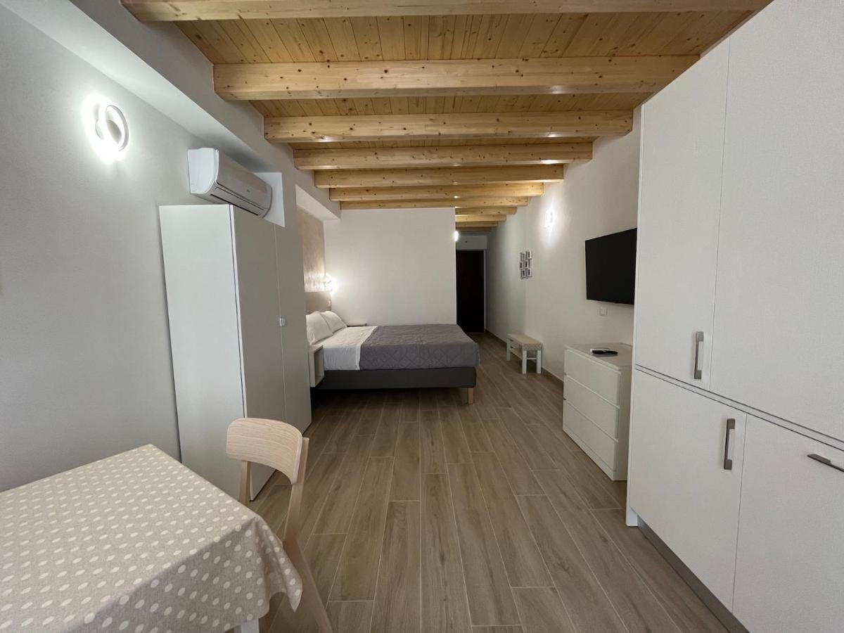 Anfite Apartments Santa Maria Дезенцано-дель-Гарда Экстерьер фото